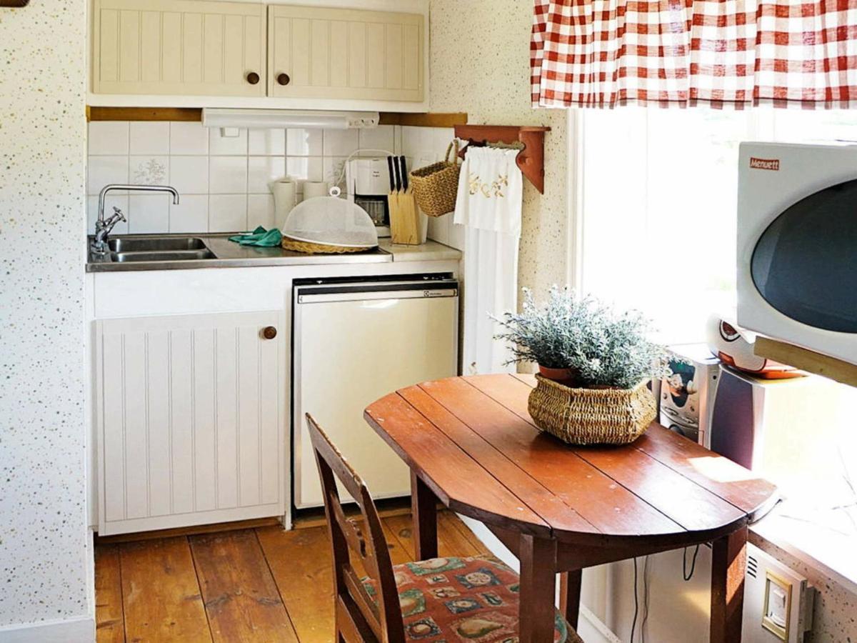 4 Person Holiday Home In Ankarsrum Hult  Εξωτερικό φωτογραφία